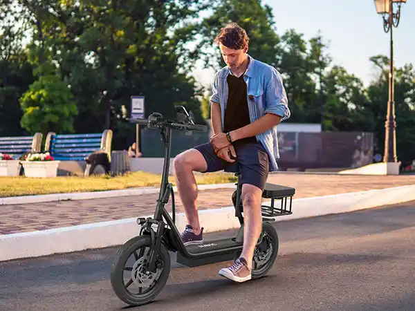 Navic electric scooter with seat for comfortable riding